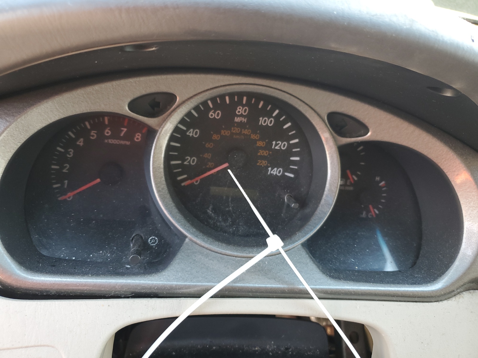 JTEGD21A110001628 2001 Toyota Highlander