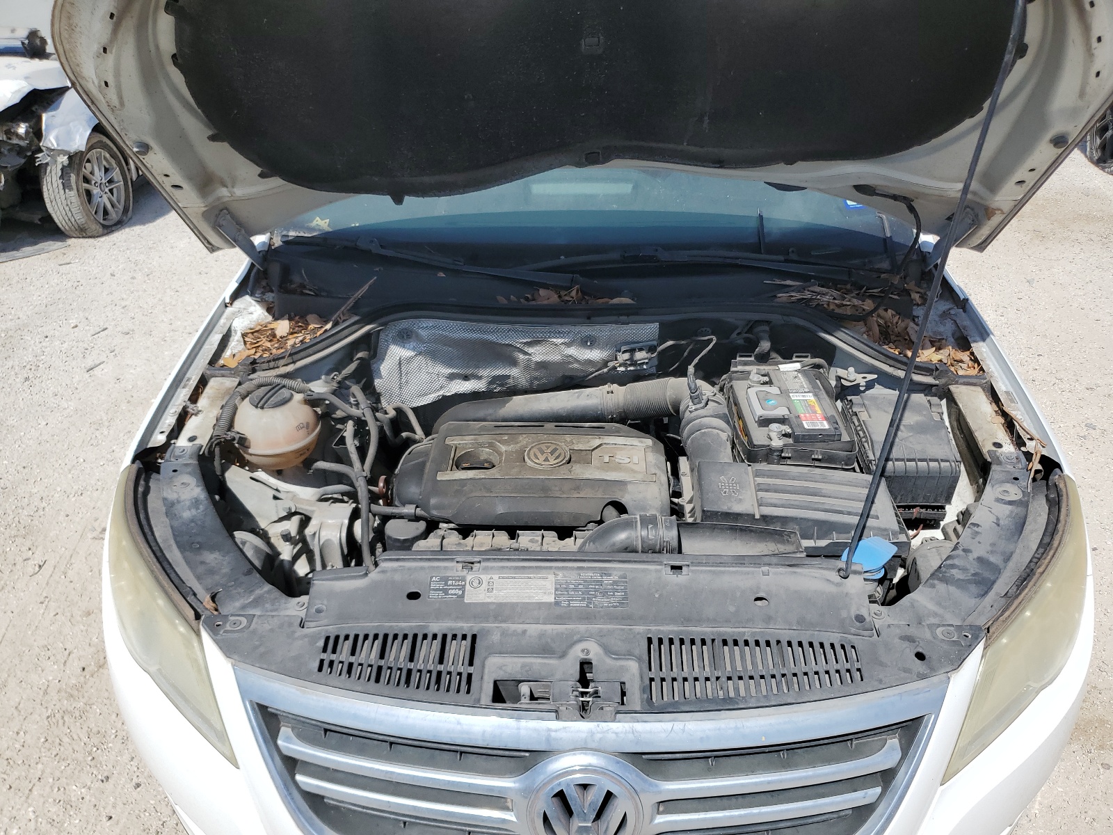 WVGAV7AXXBW501998 2011 Volkswagen Tiguan S