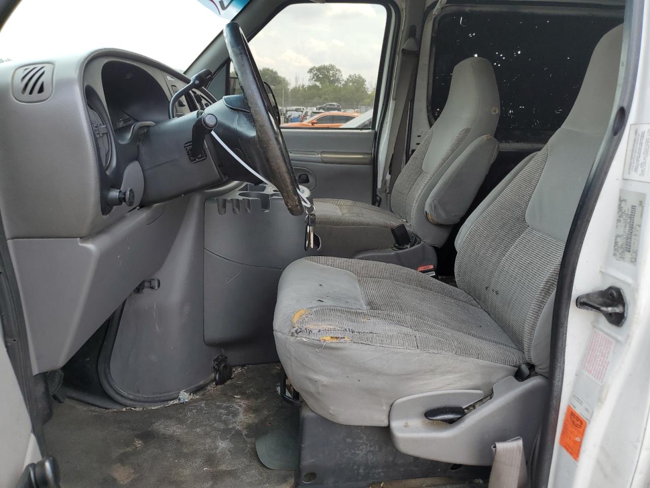 1998 Ford Econoline E250 Super Duty Van VIN: 1FTNS2424WHA98127 Lot: 65180424