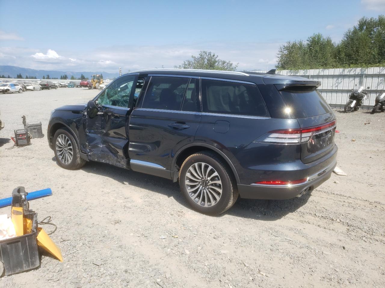 VIN 5LM5J7XC6NGL11189 2022 LINCOLN AVIATOR no.2