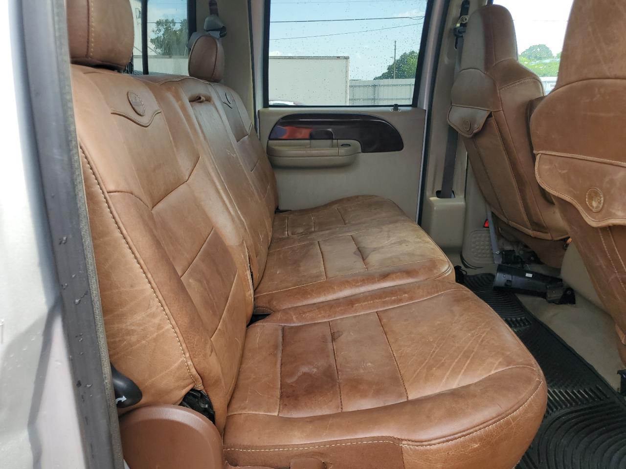 2004 Ford F250 - Image 10