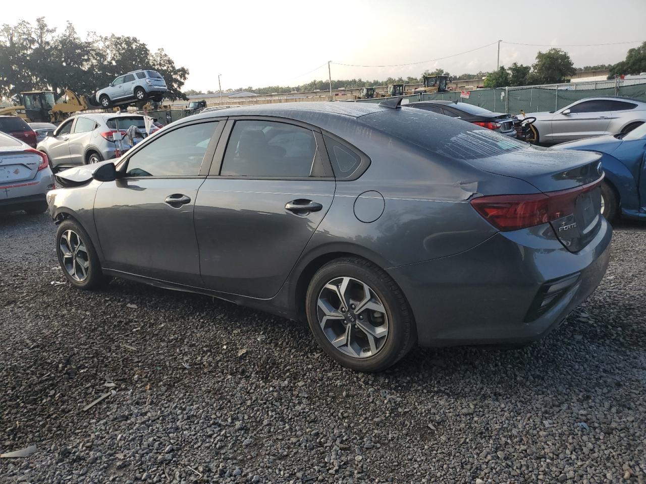 3KPF24AD8LE217403 2020 KIA FORTE - Image 2