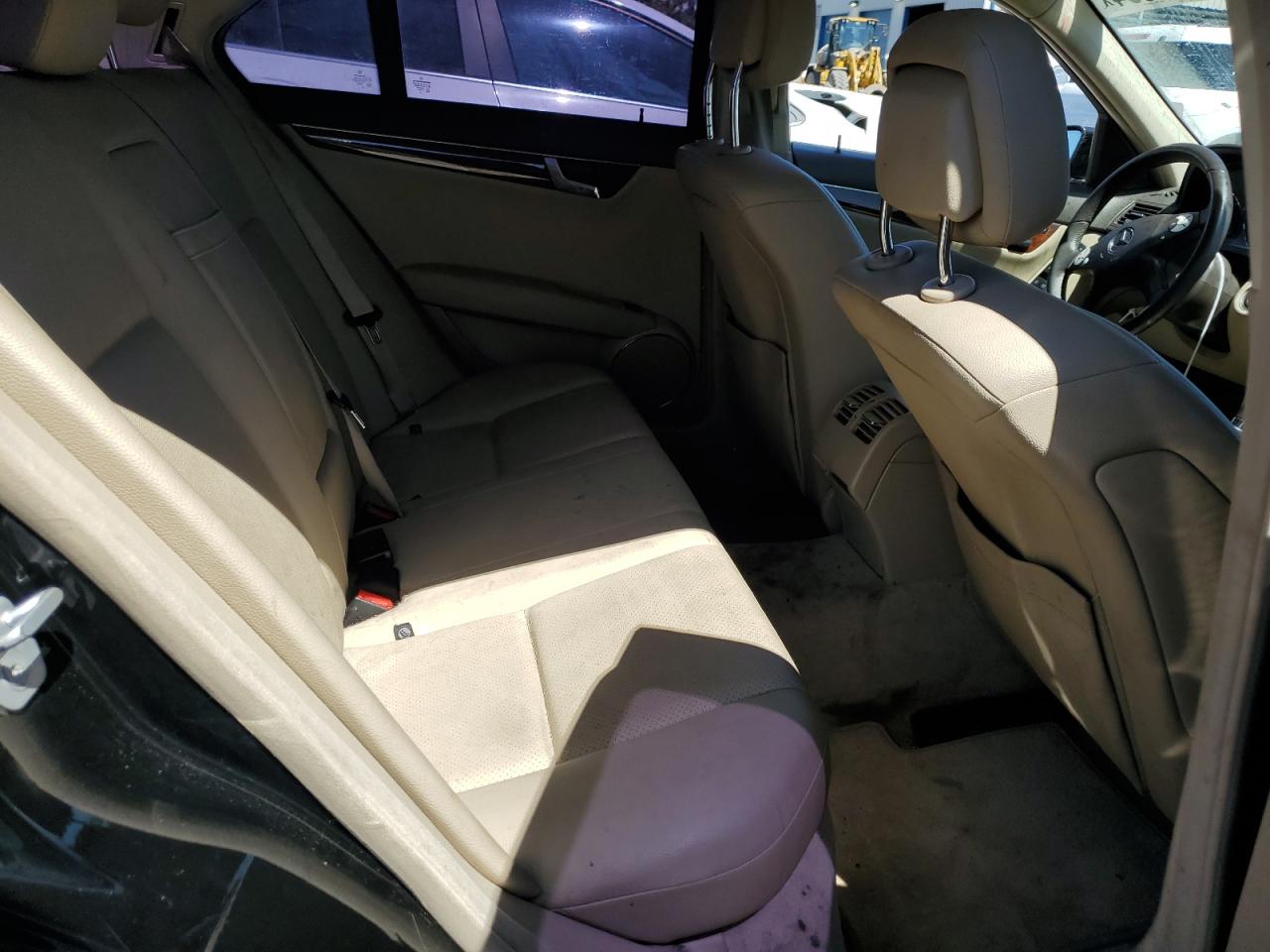 2010 Mercedes-Benz C 300 VIN: WDDGF5EB6AR120621 Lot: 67693094