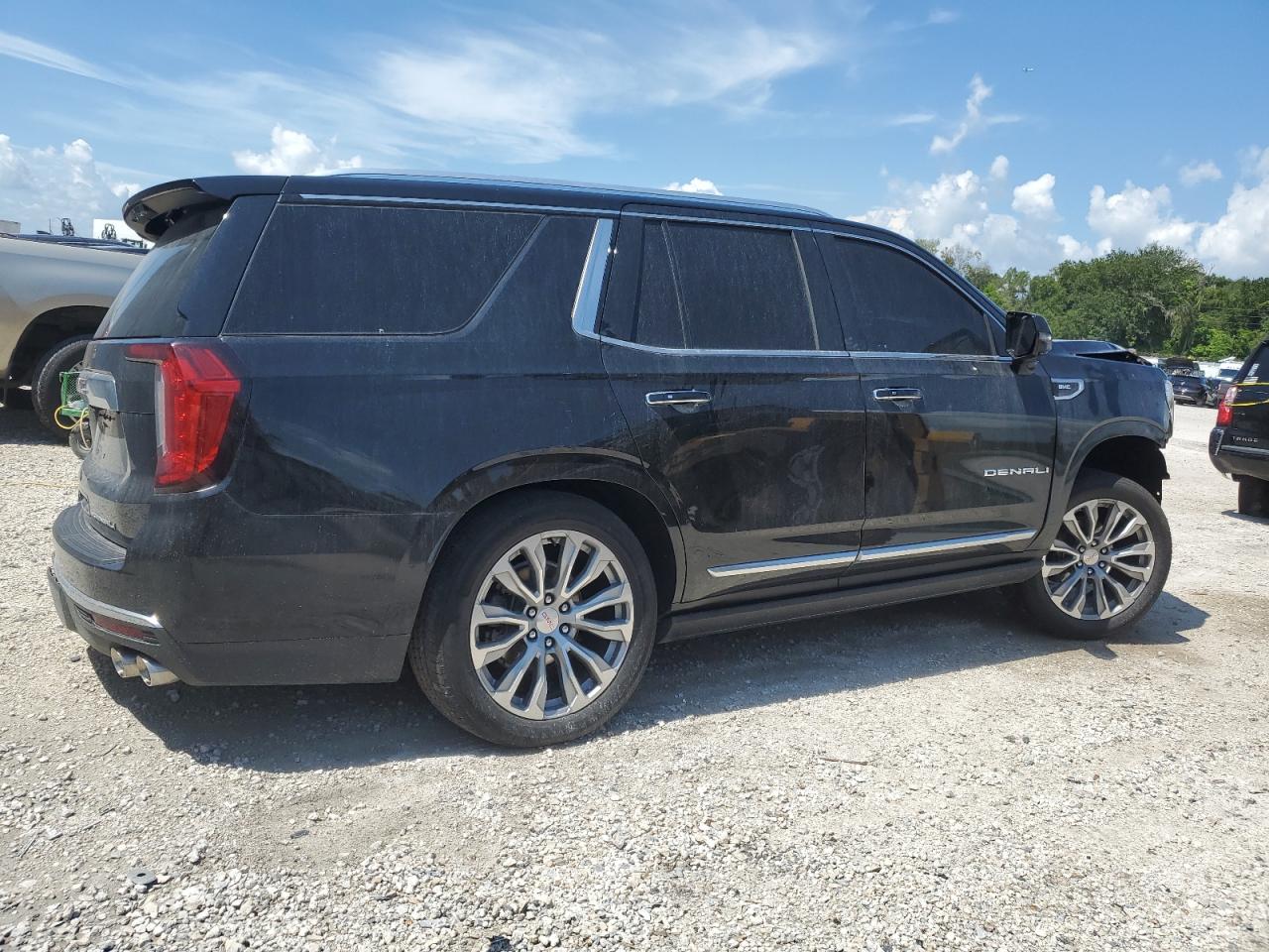 2021 GMC Yukon - Image 3