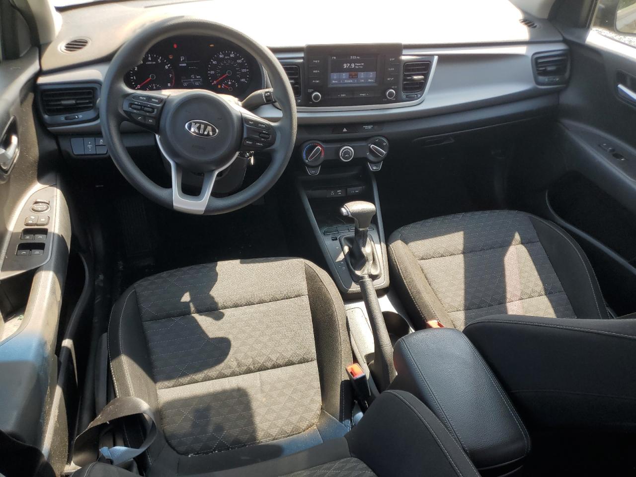 3KPA24AB0JE099840 2018 Kia Rio Lx