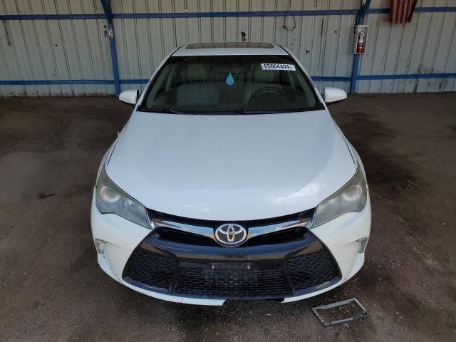  TOYOTA CAMRY 2015 Белый