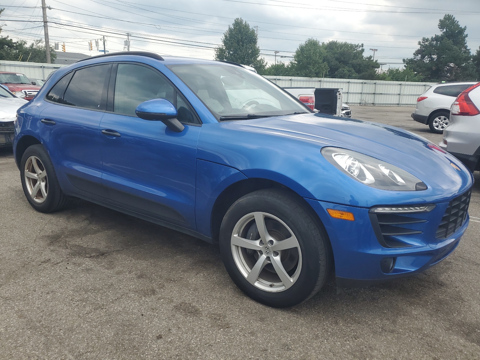 2017 Porsche Macan vin: WP1AA2A59HLB05751