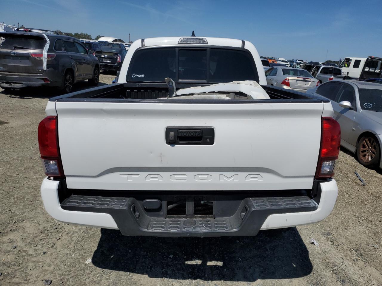 2018 Toyota Tacoma Double Cab VIN: 5TFAX5GN4JX106989 Lot: 68934094