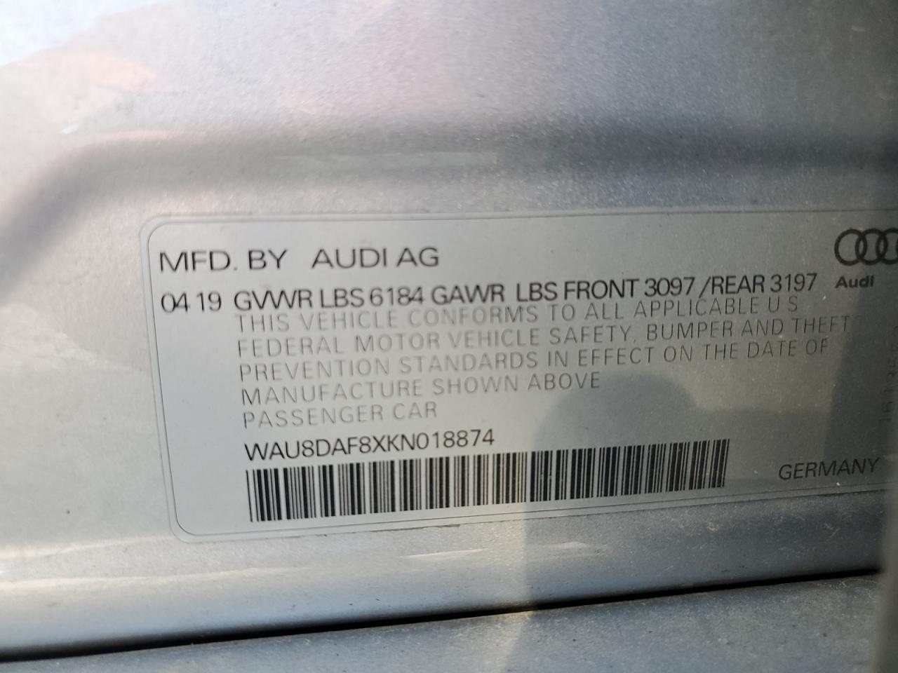 WAU8DAF8XKN018874 2019 Audi A8 L