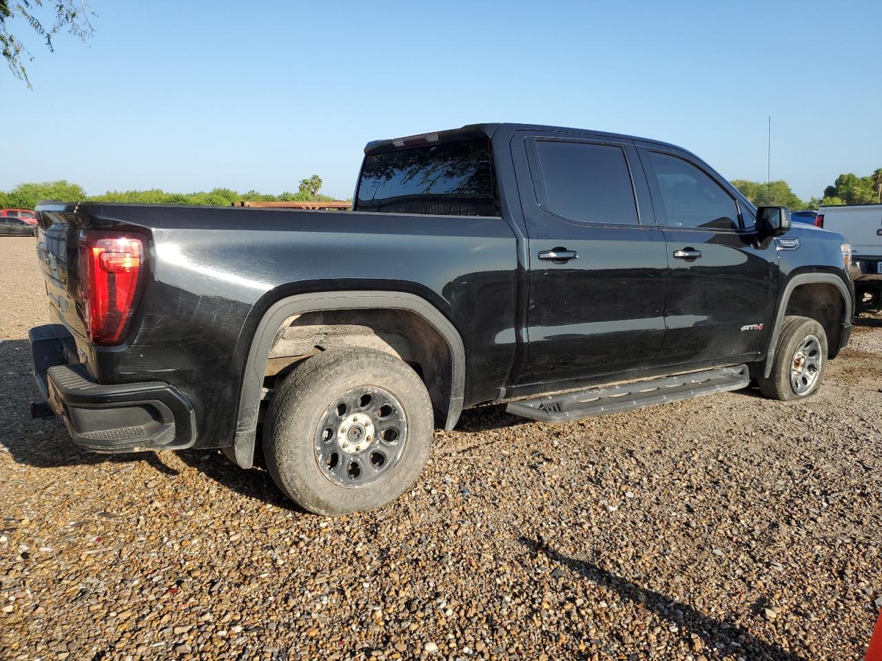2021 GMC Sierra - Image 3