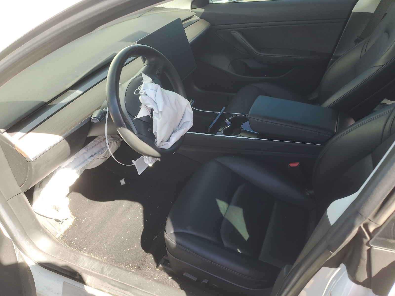 5YJ3E1EAXJF018465 2018 Tesla Model 3