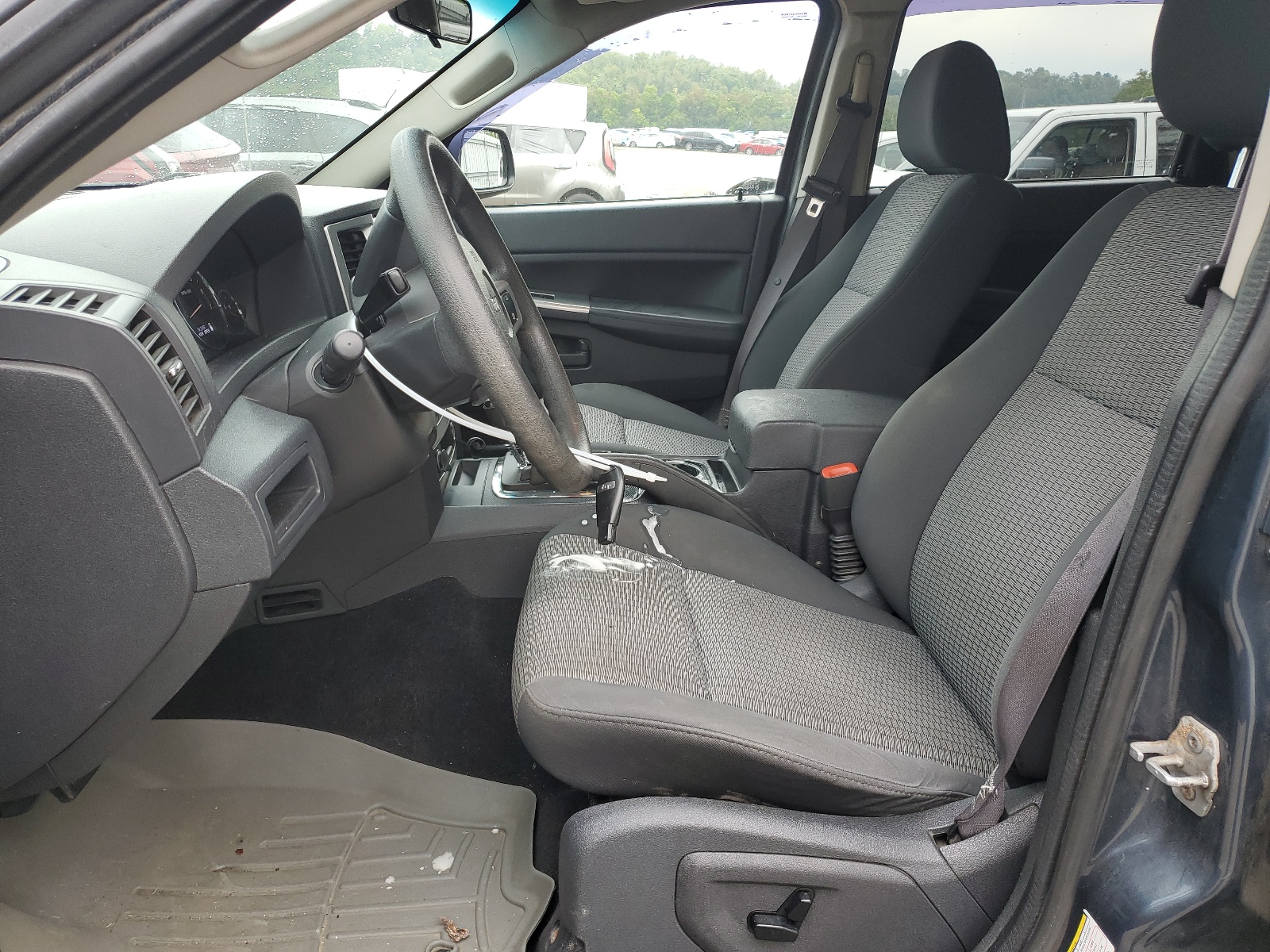 1J8GR48KX8C172959 2008 Jeep Grand Cherokee Laredo