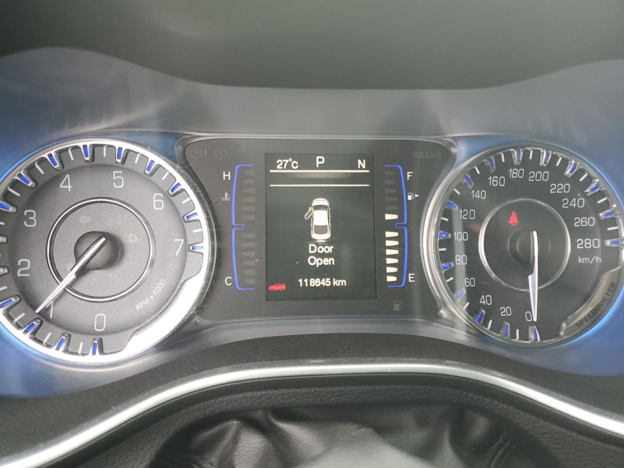 2015 Chrysler 200 Limited VIN: 1C3CCCAB8FN728204 Lot: 66205984