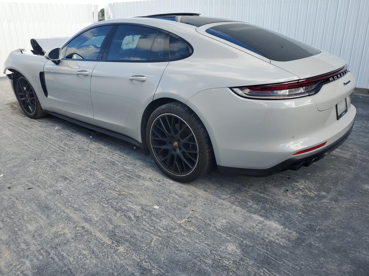 WP0AJ2A71ML117891 Porsche Panamera B 2