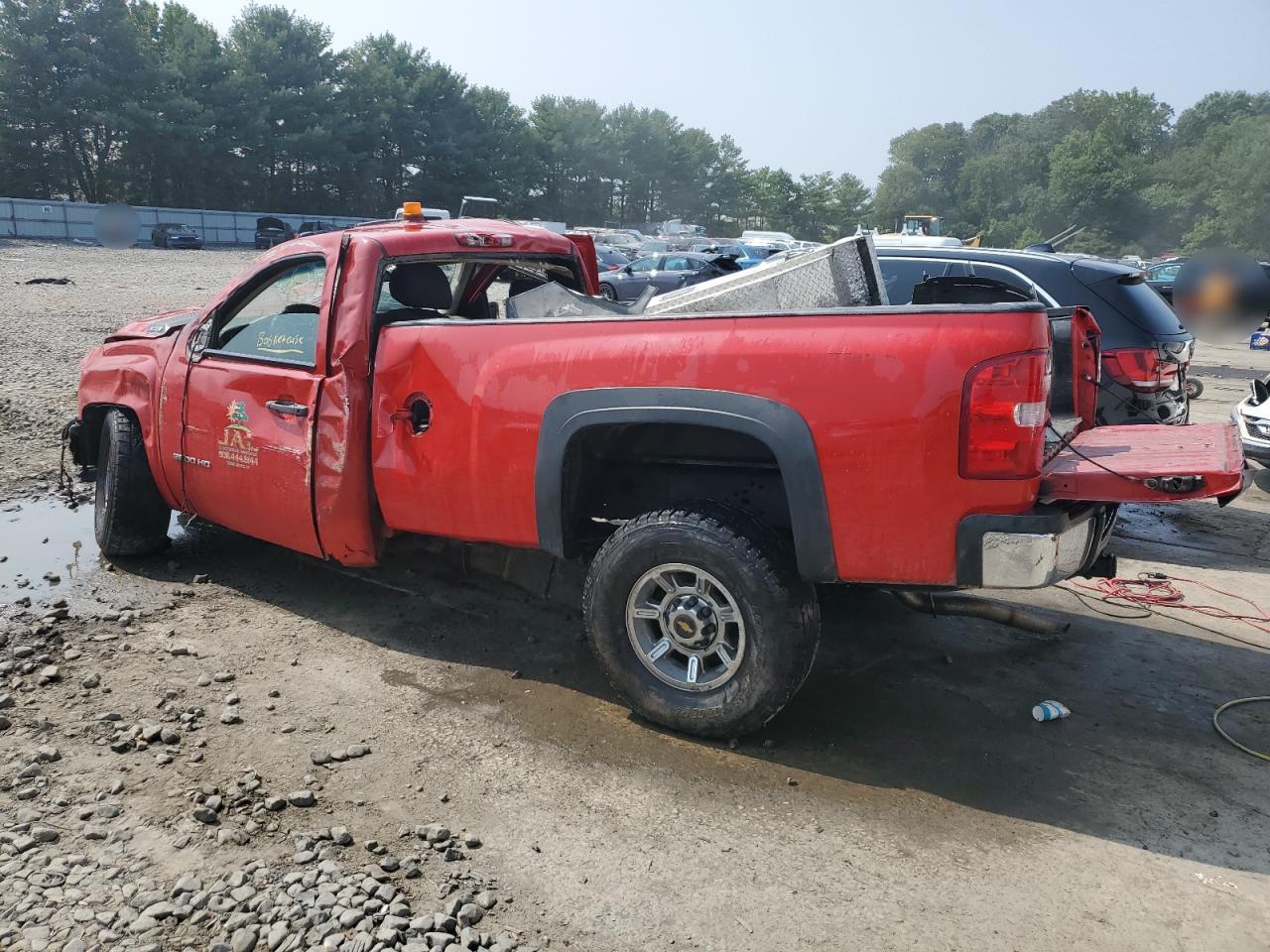 2008 Chevrolet Silverado - Image 2
