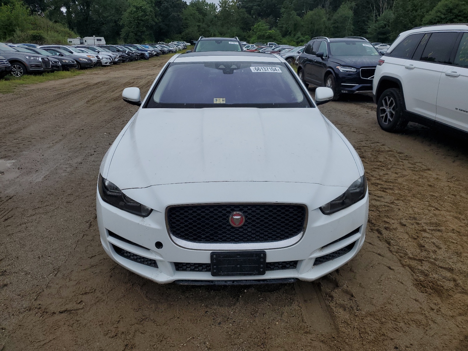 2017 Jaguar Xe vin: SAJAR4BG1HA977960