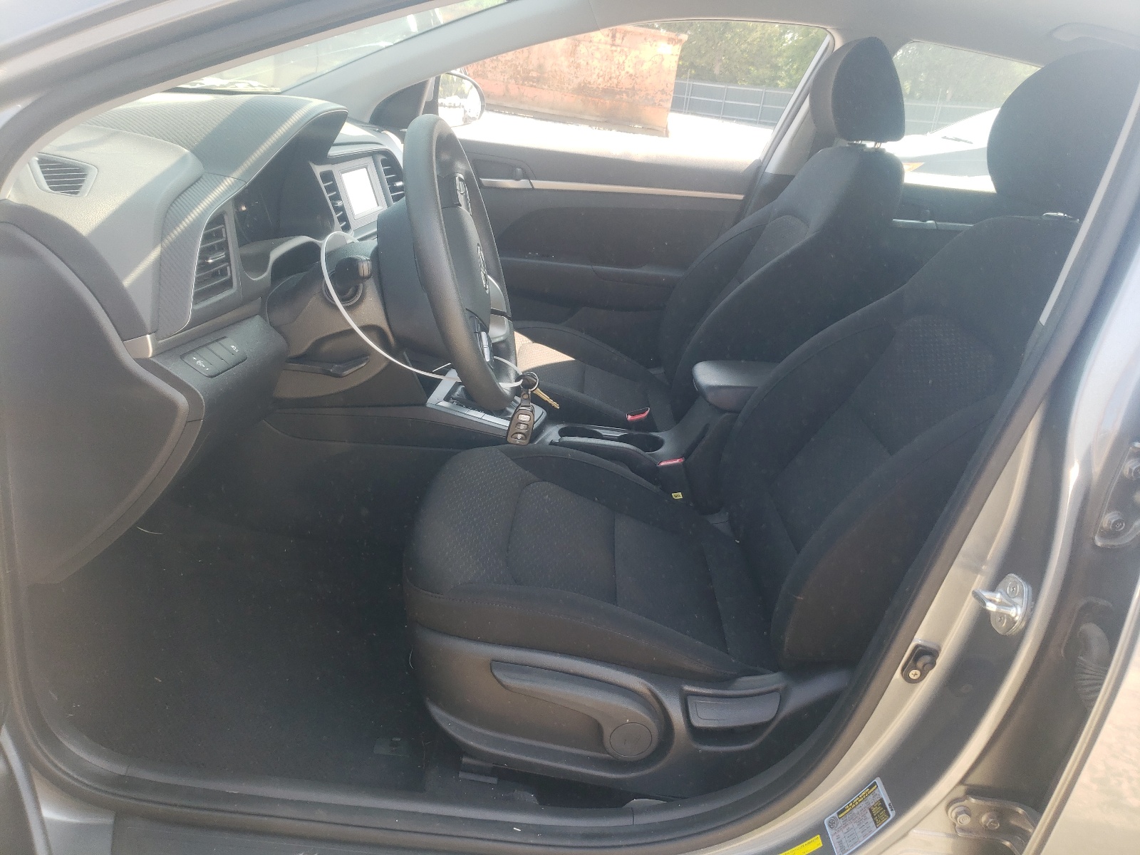 KMHD74LF0KU779850 2019 Hyundai Elantra Se