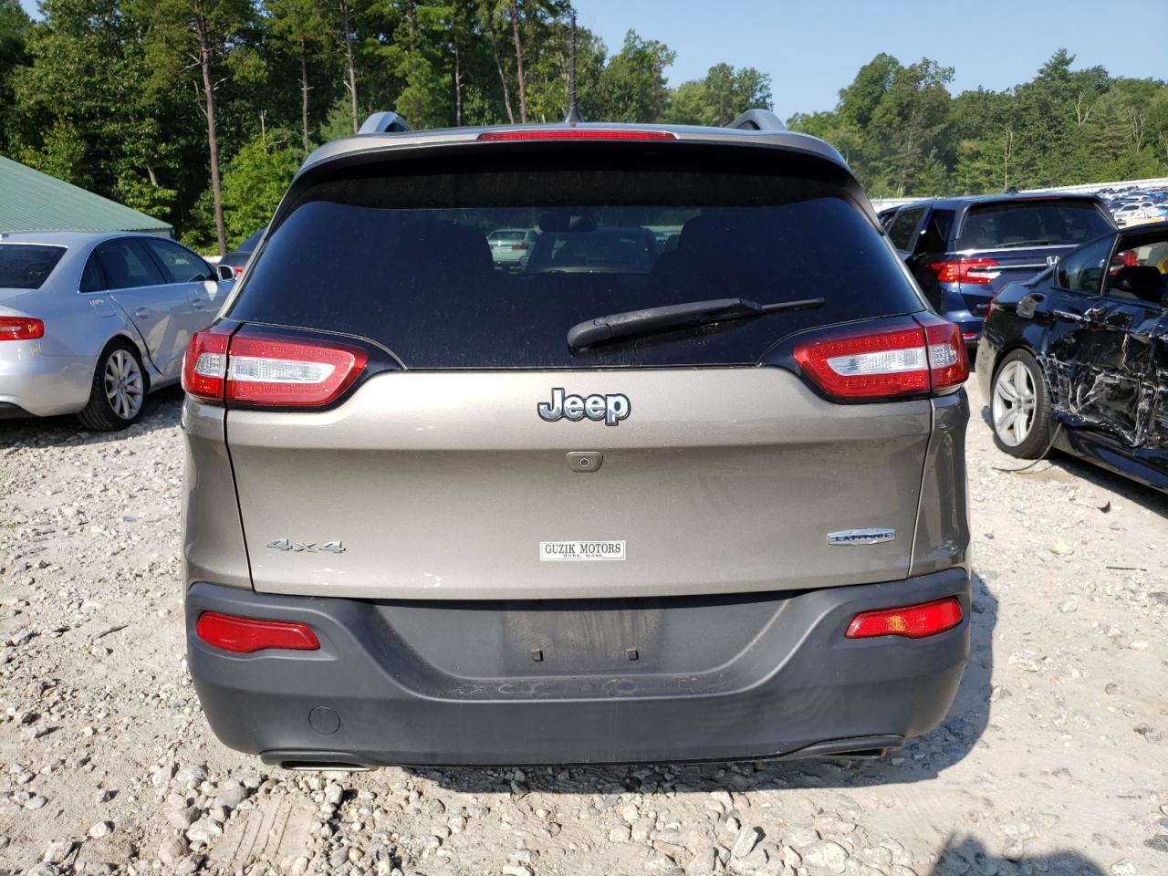 2017 Jeep Cherokee Latitude VIN: 1C4PJMCS2HW668634 Lot: 68894274