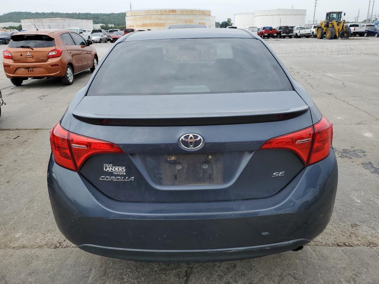 2018 Toyota Corolla L VIN: 5YFBURHE8JP818312 Lot: 68037584