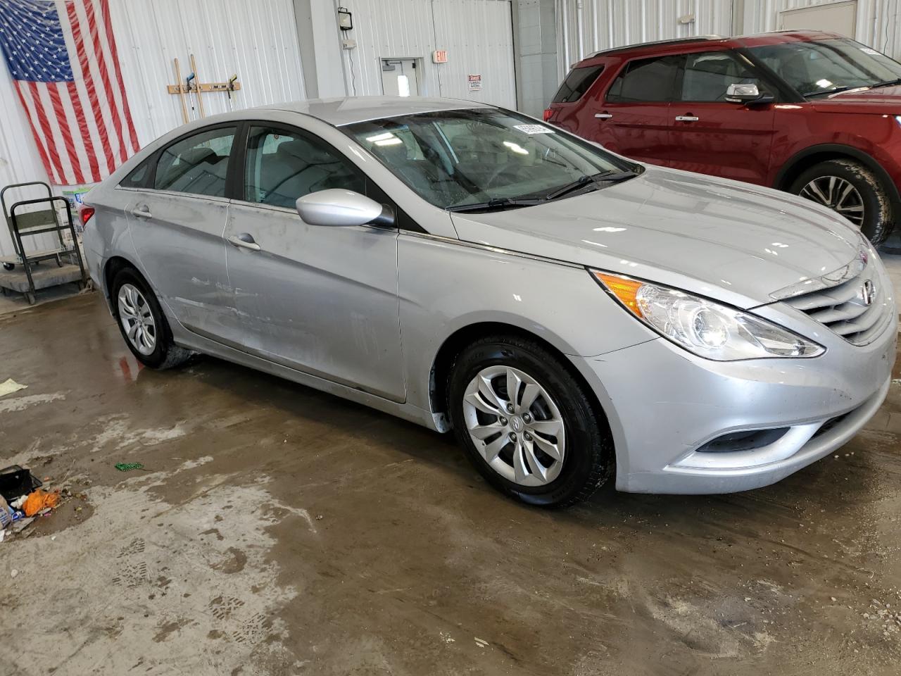 2011 Hyundai Sonata - Image 4