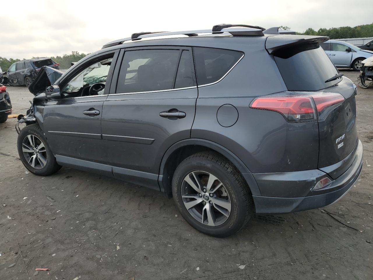 JTMRFREVXJD226944 2018 TOYOTA RAV 4 - Image 2