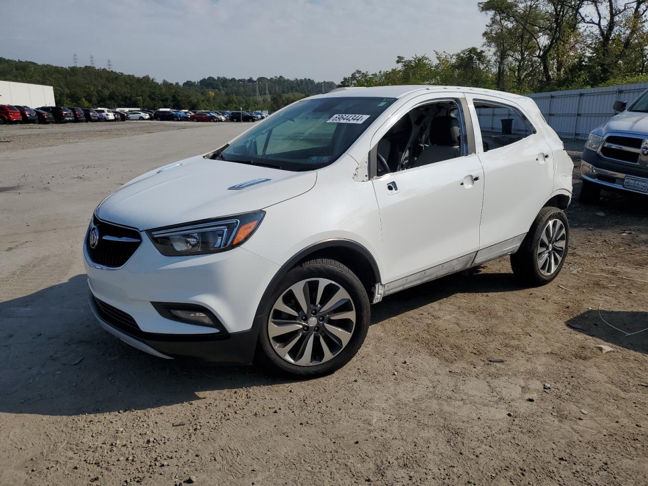 KL4CJBSB8JB693310 2018 BUICK ENCORE - Image 1