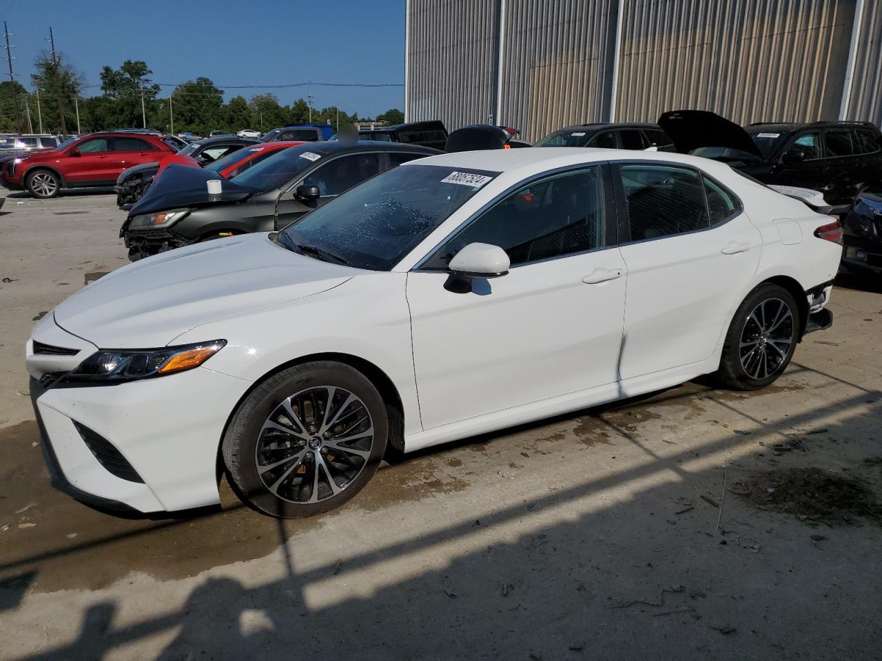 4T1G11AK3LU924118 2020 TOYOTA CAMRY - Image 1