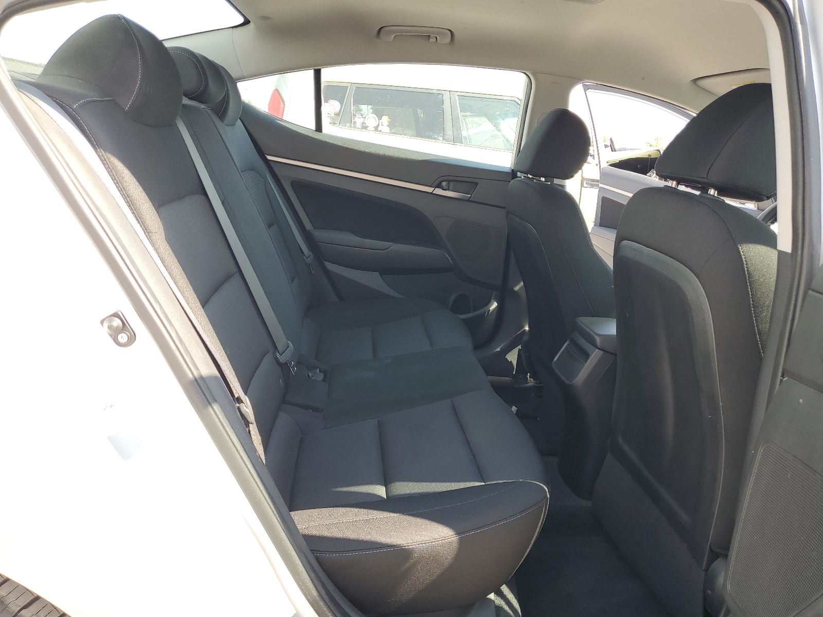 KMHD84LFXJU504241 2018 Hyundai Elantra Sel