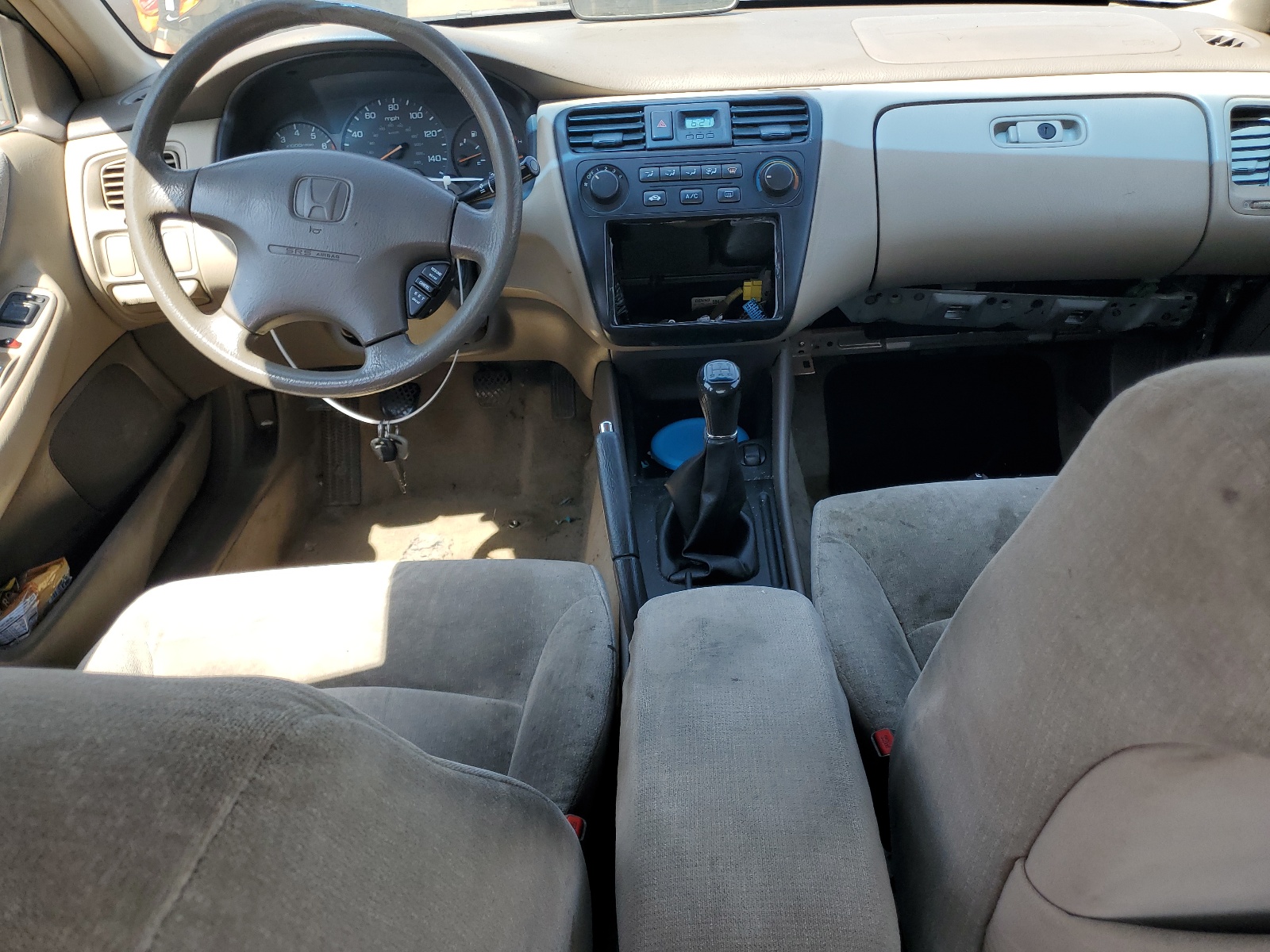 1HGCG65501A092353 2001 Honda Accord Lx