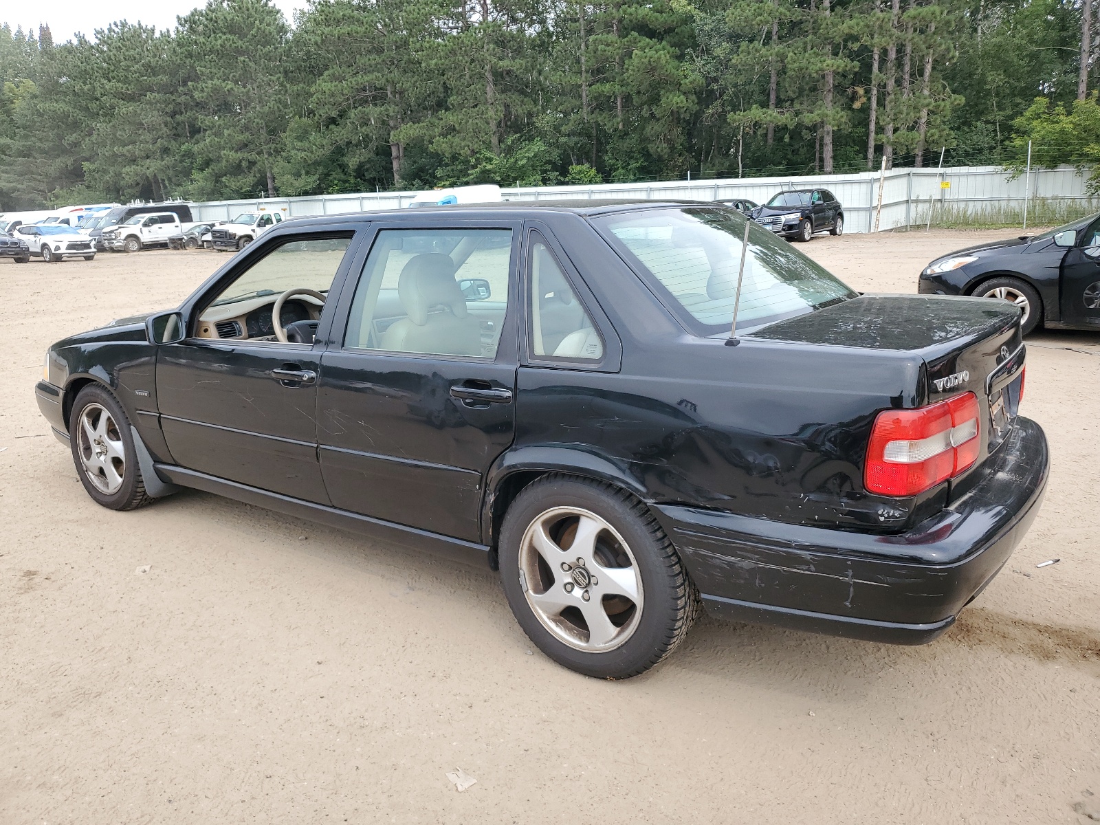 YV1LS5347W1435436 1998 Volvo S70 T5 Turbo