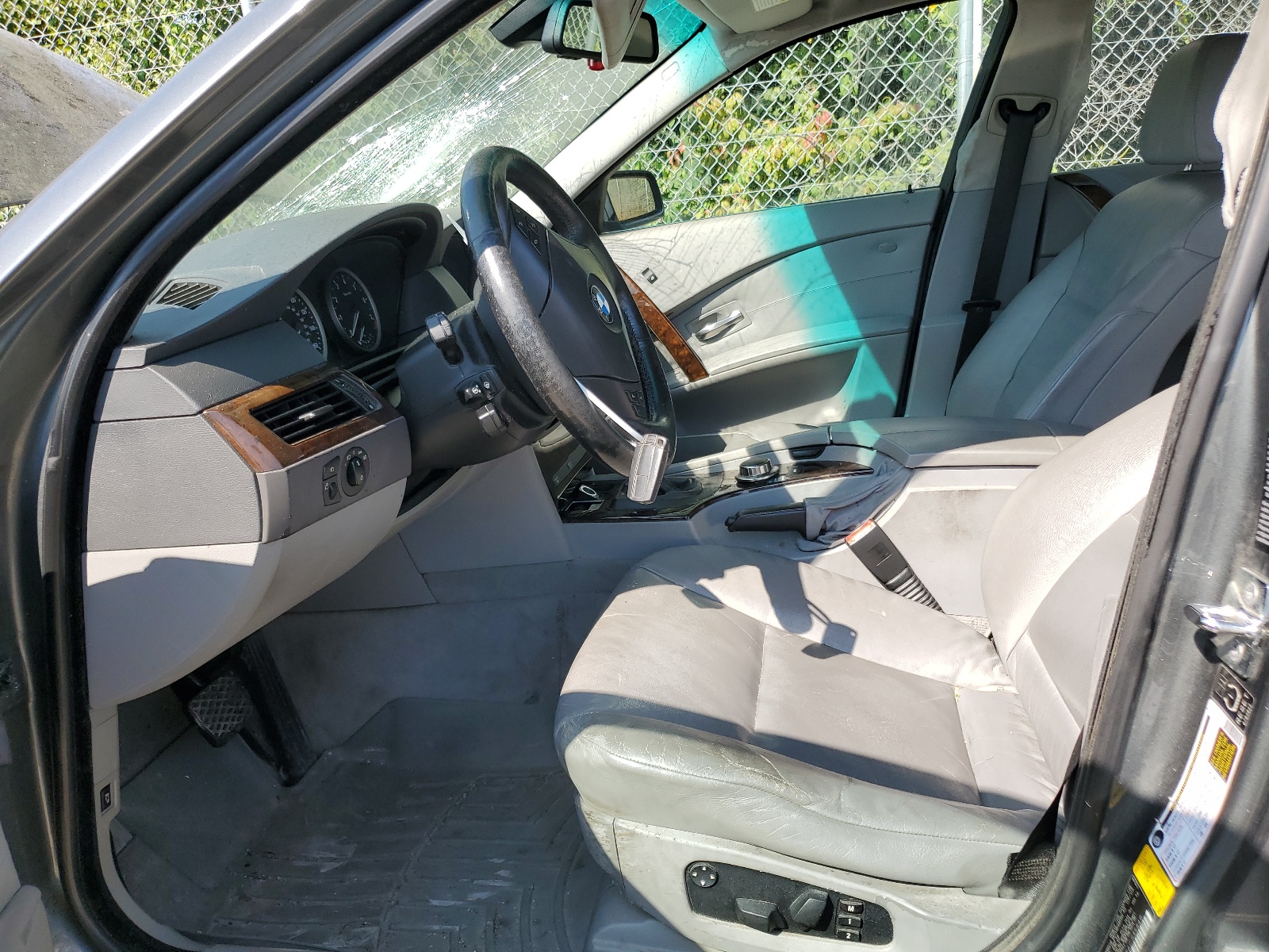 WBANF33556CS35849 2006 BMW 525 Xi