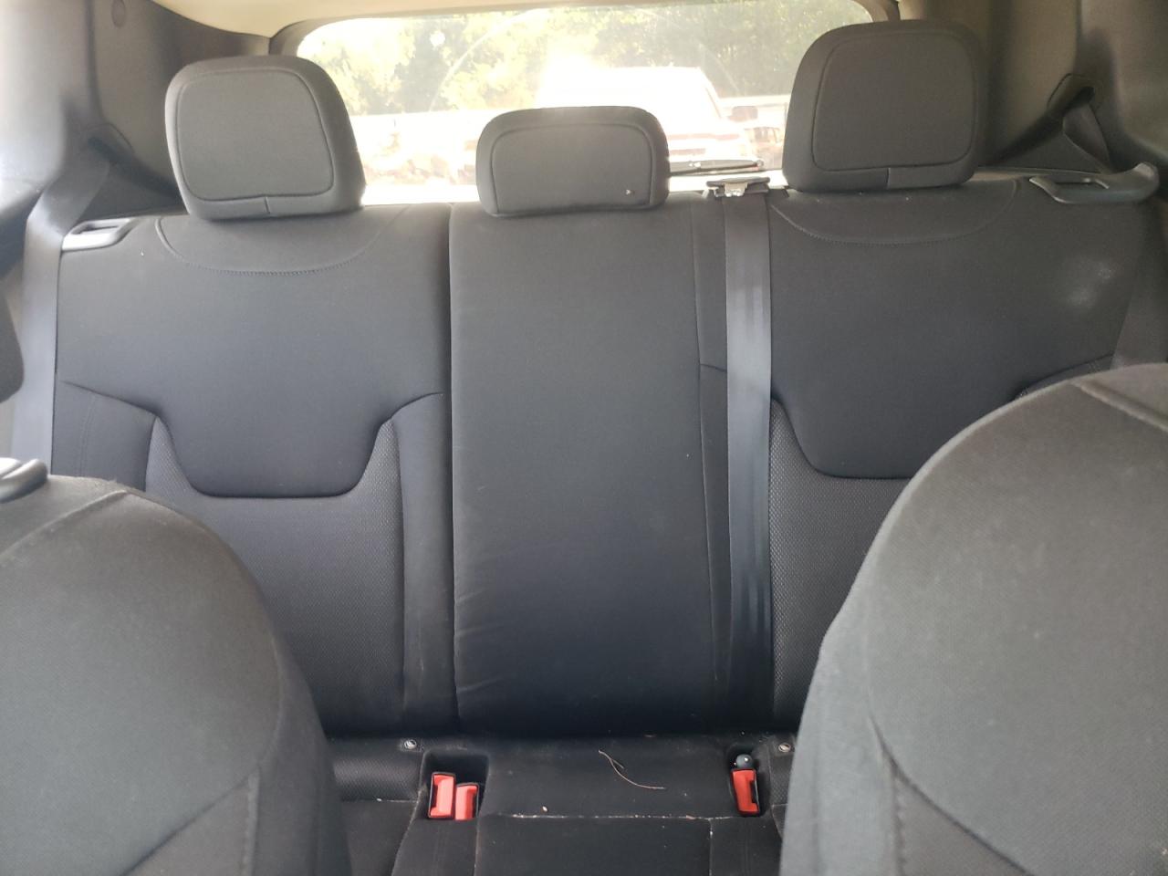 2018 Jeep Renegade - Image 10