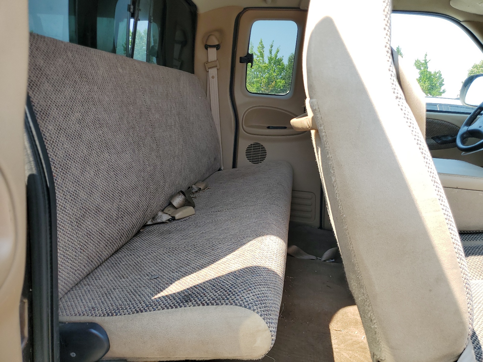 1B7KC23Z8WJ170857 1998 Dodge Ram 2500