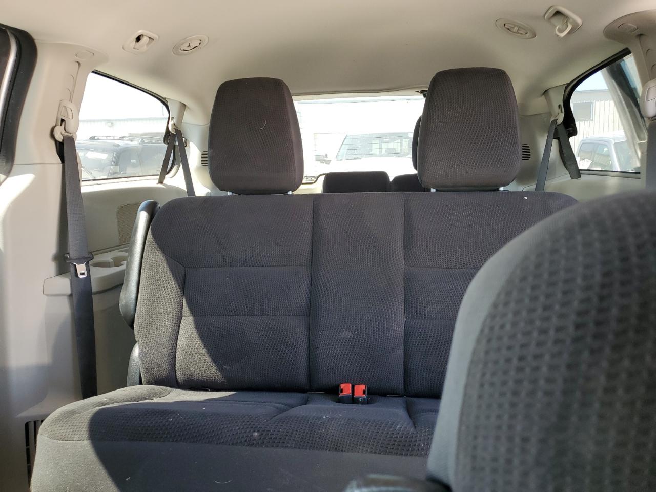 2018 Dodge Caravan - Image 10