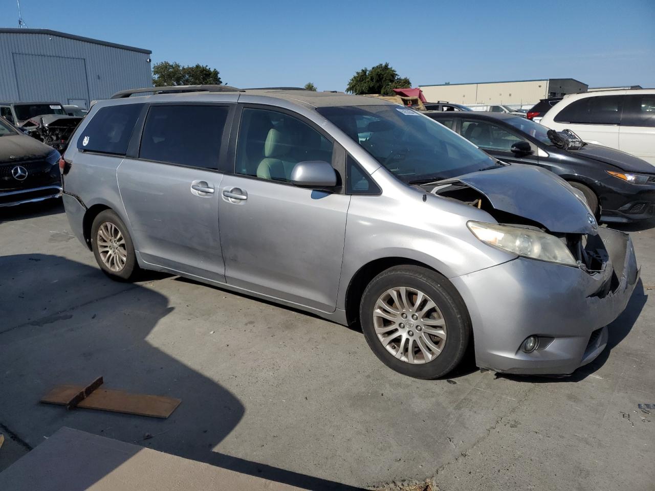 2011 Toyota Sienna - Image 4