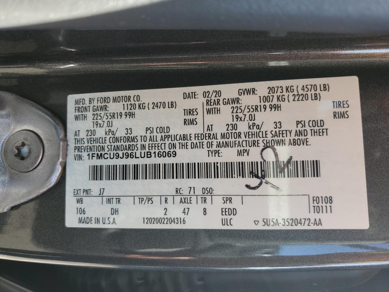 1FMCU9J96LUB16069 2020 Ford Escape Titanium