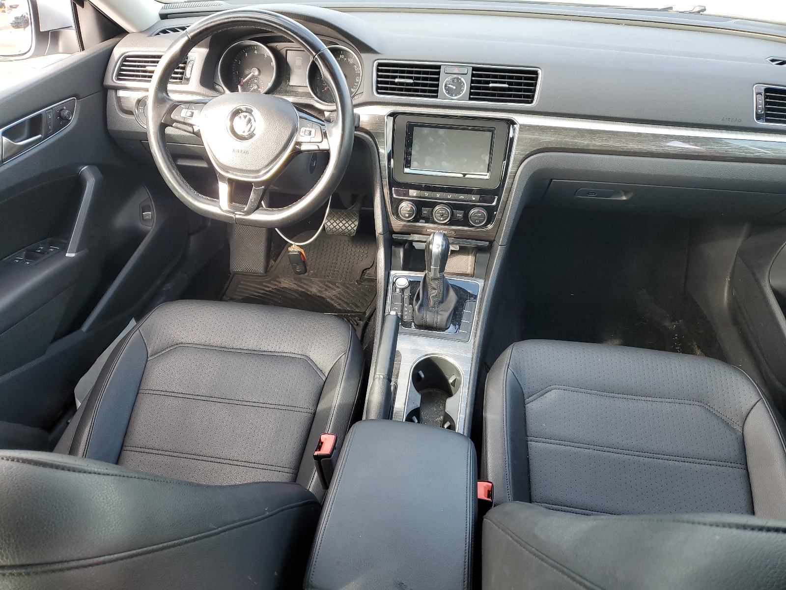 1VWGT7A33HC048669 2017 Volkswagen Passat Se