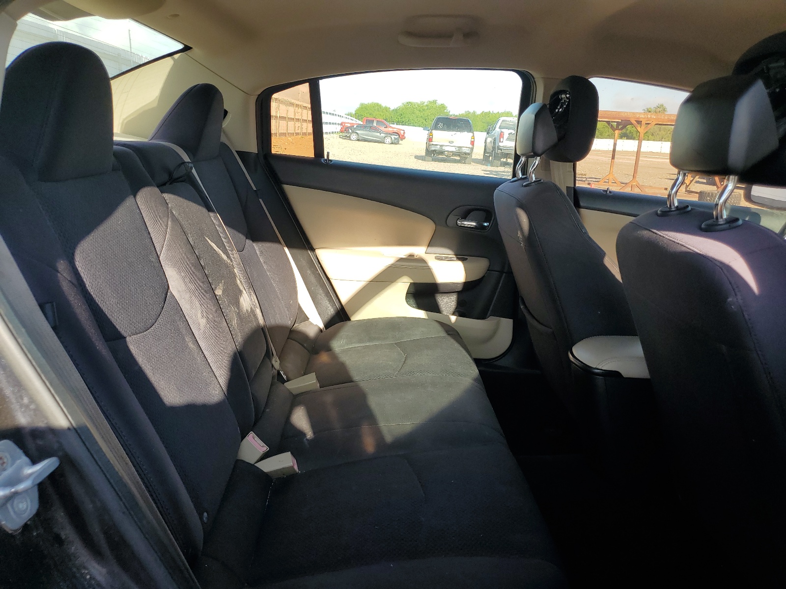 1C3BC1FB2BN592882 2011 Chrysler 200 Touring