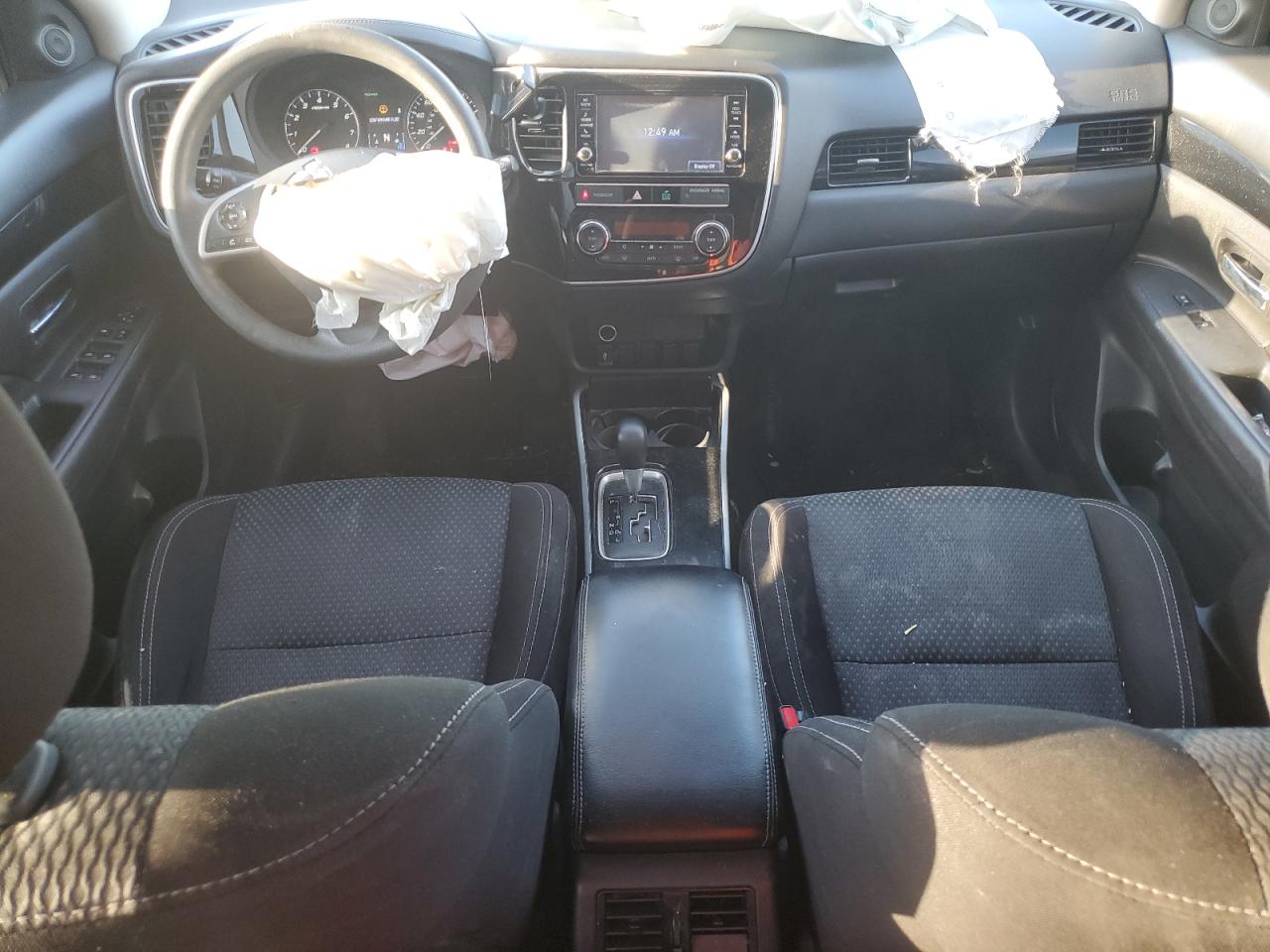 JA4AD2A31KZ016763 2019 Mitsubishi Outlander Es