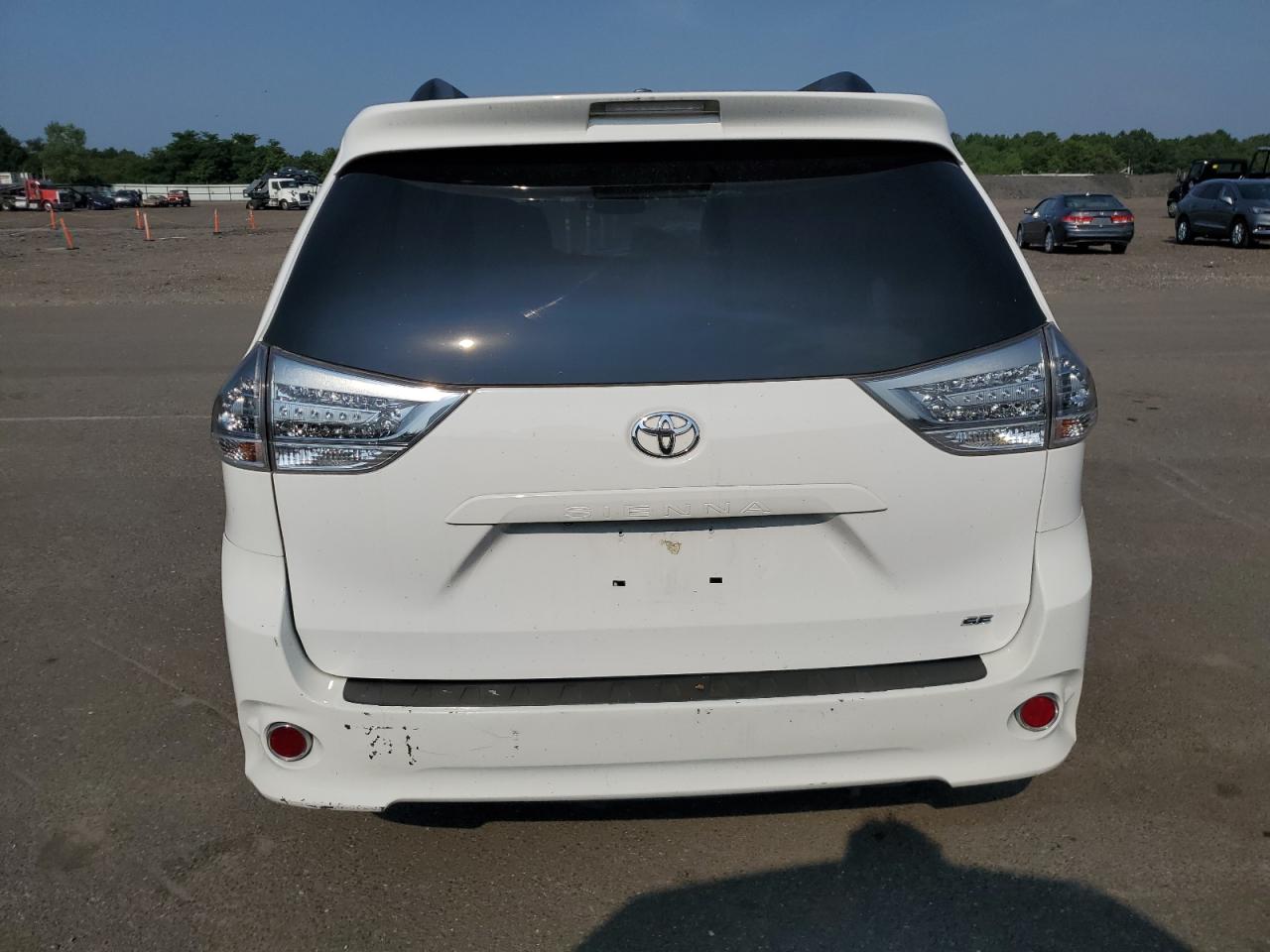 5TDXK3DC6FS615589 2015 Toyota Sienna Sport