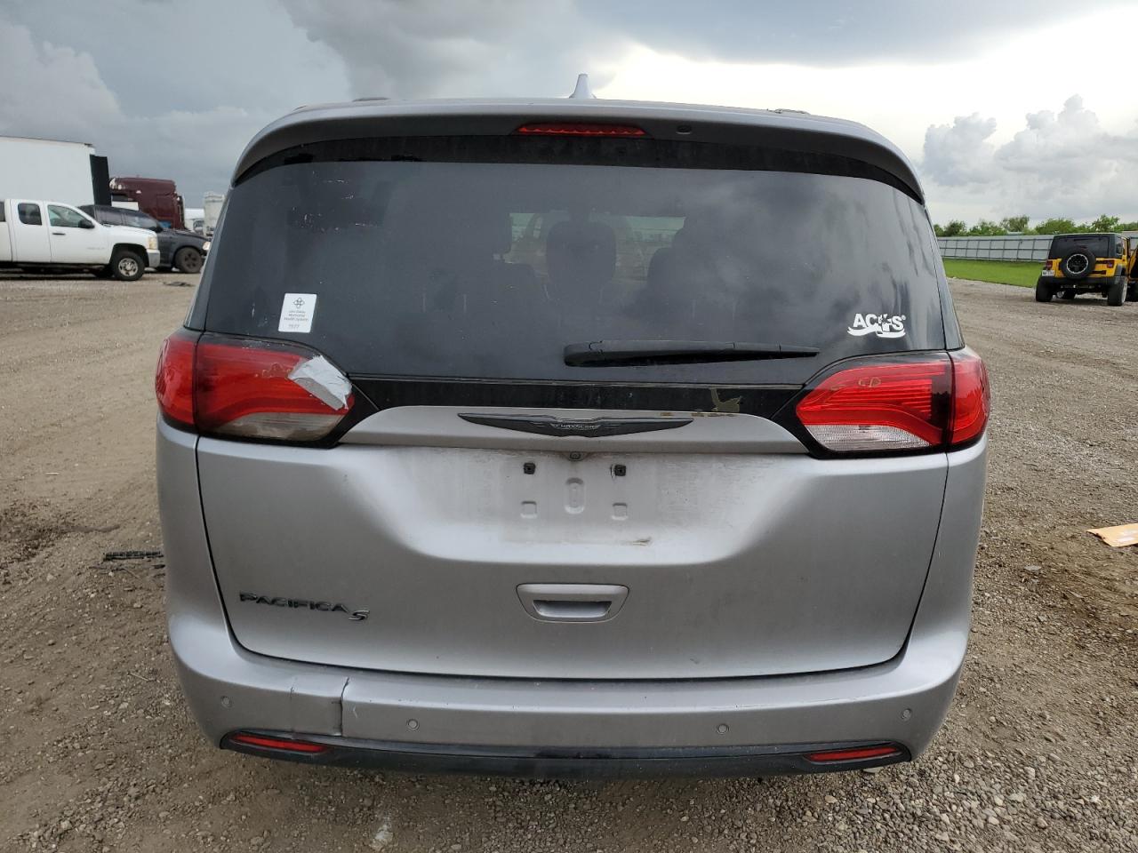 2C4RC1BG9JR351110 2018 Chrysler Pacifica Touring L