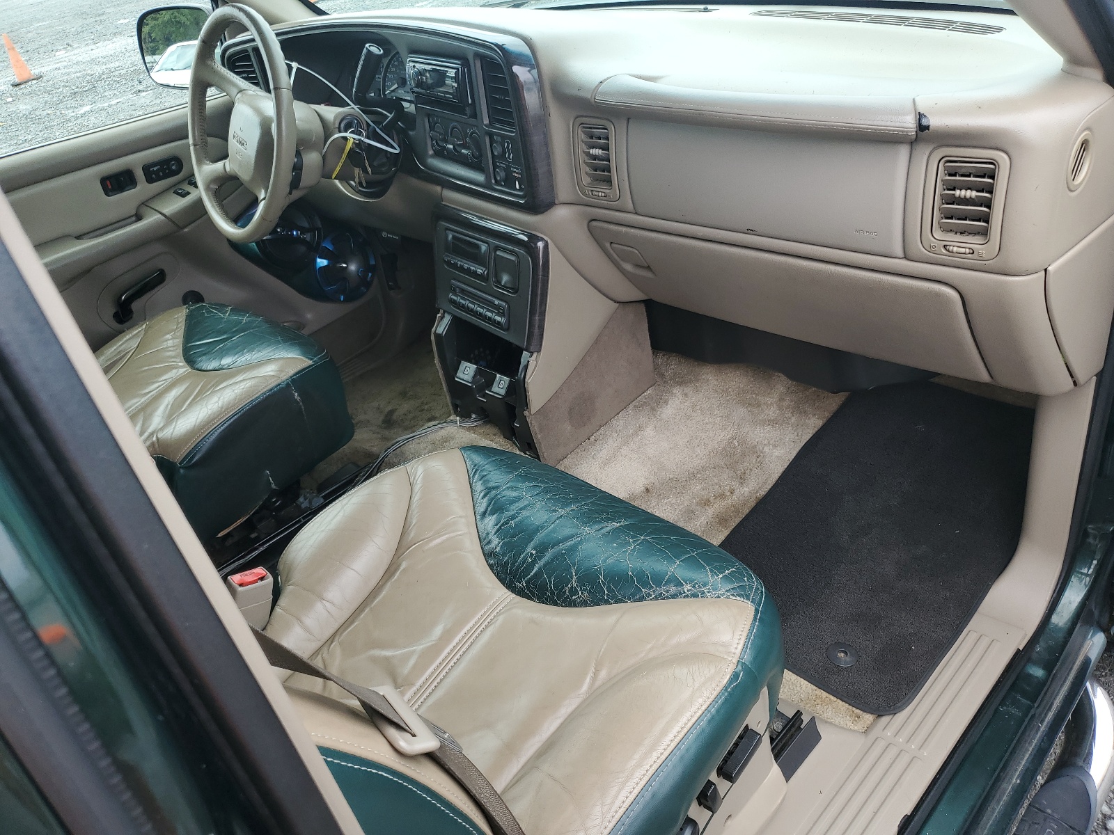 2GTFK69U121328130 2002 GMC Sierra K1500 Denali