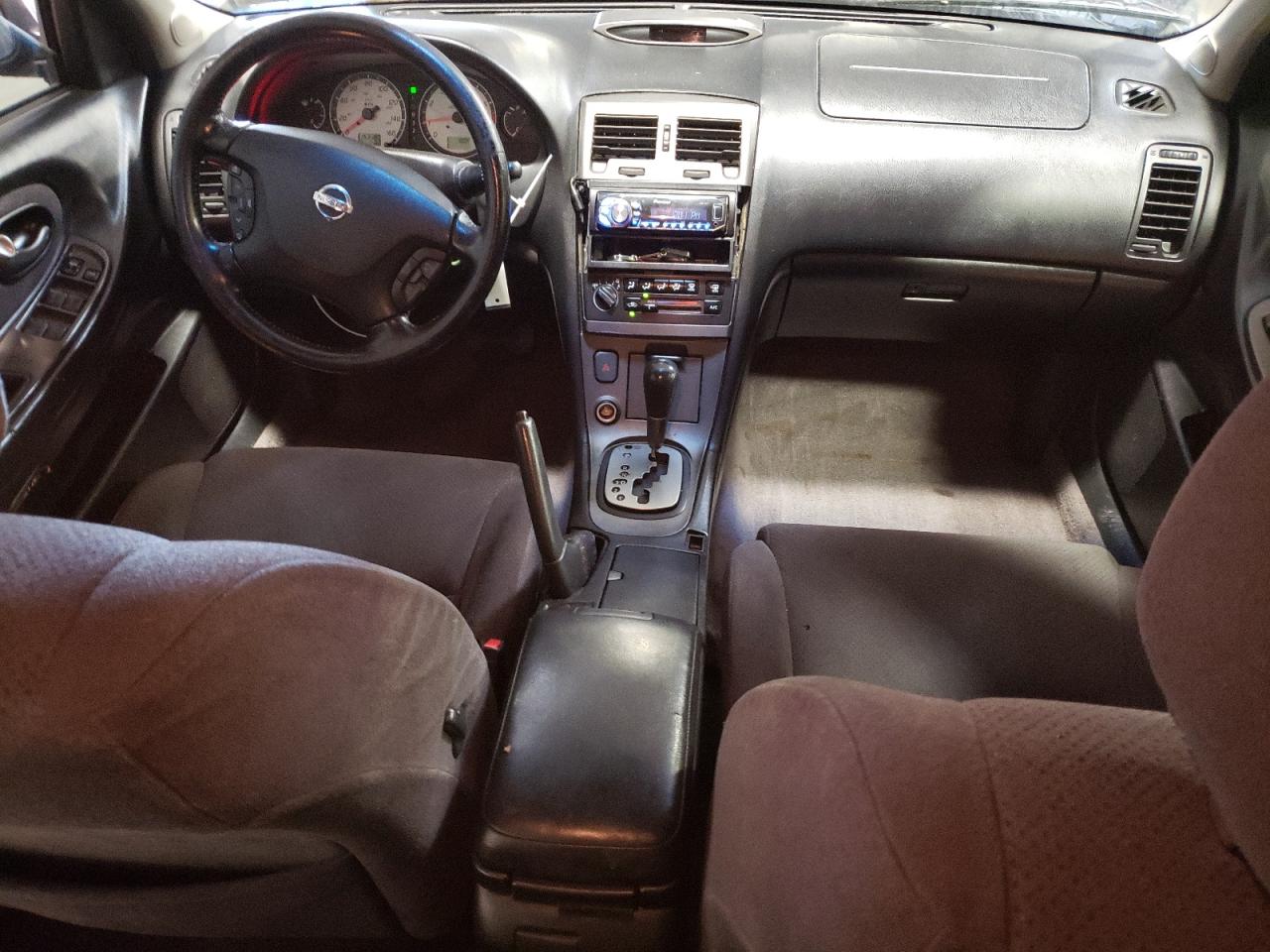 JN1DA31D82T429859 2002 Nissan Maxima Gle