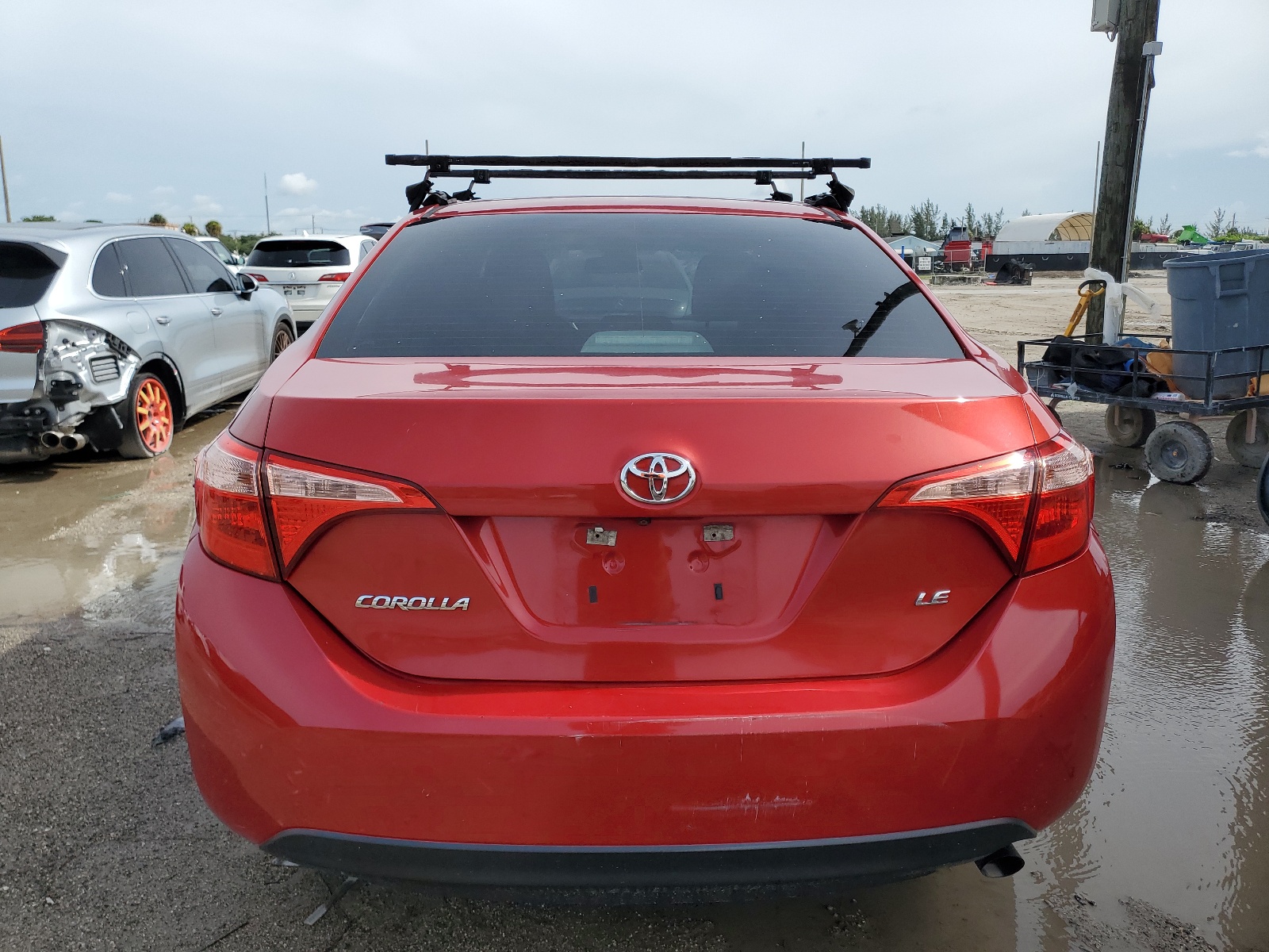 2018 Toyota Corolla L vin: 5YFBURHE6JP804618