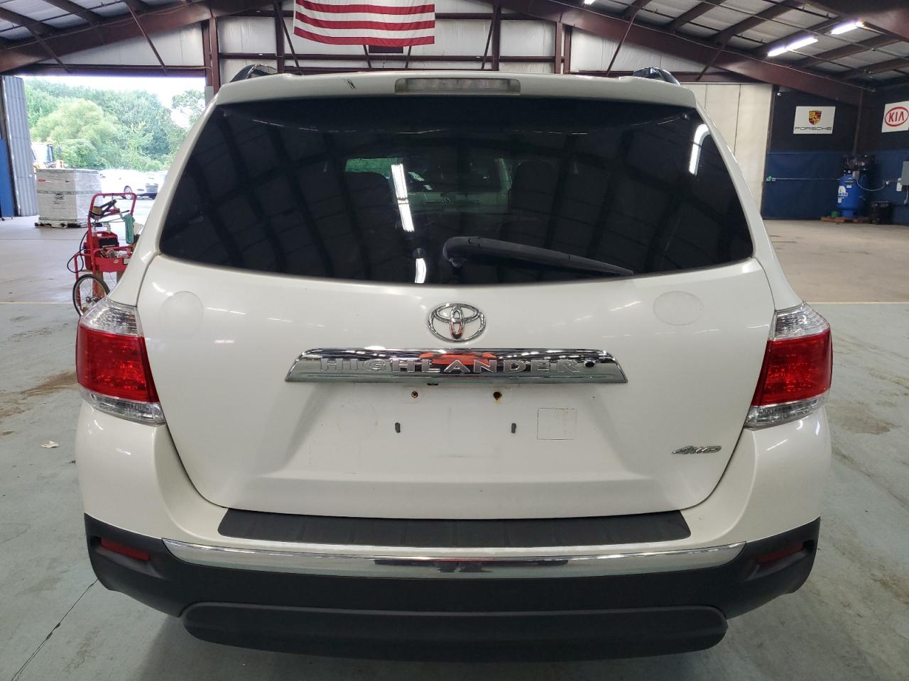 2012 Toyota Highlander Base VIN: 5TDBK3EH4CS094856 Lot: 69221604