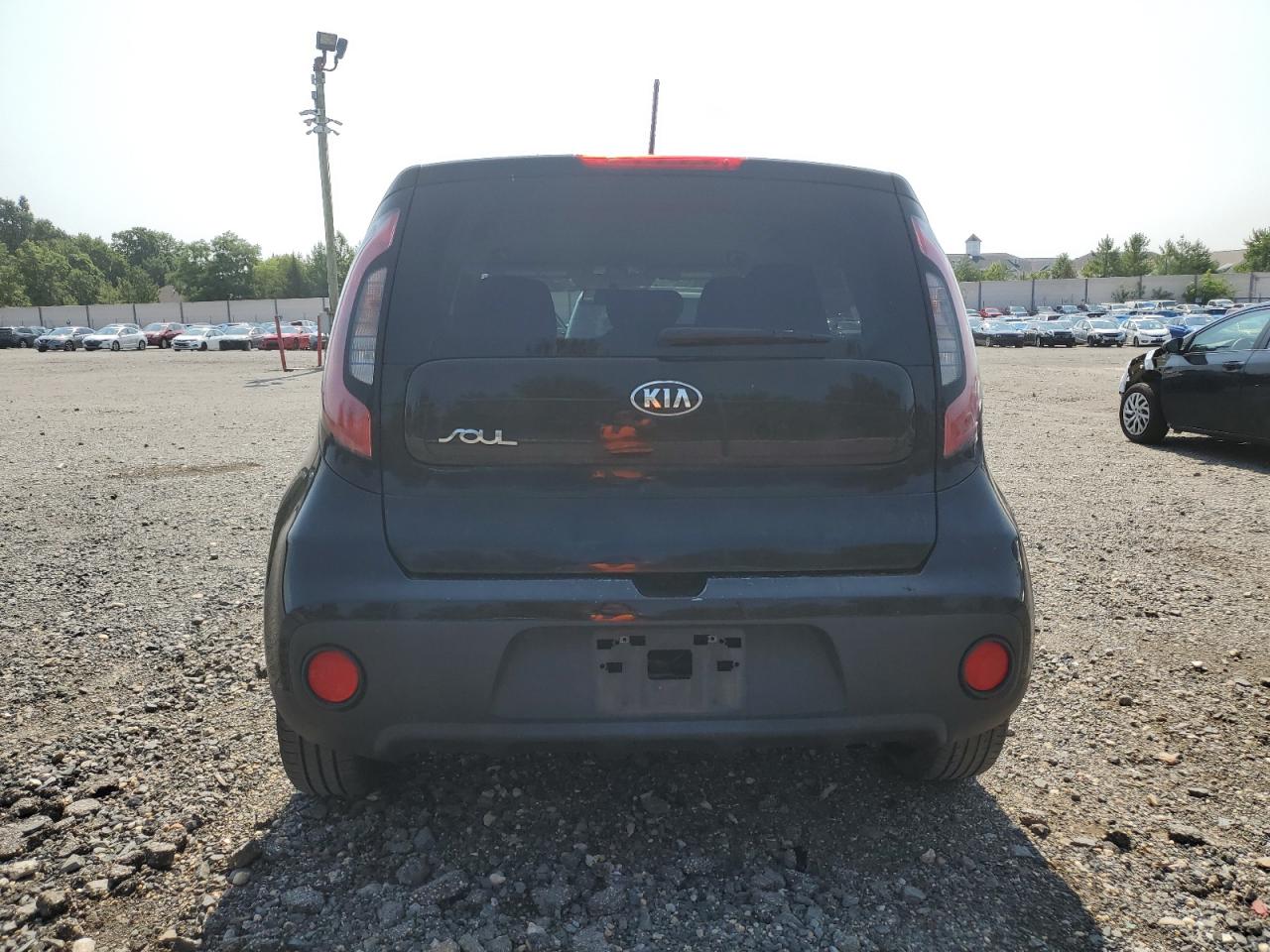 2018 Kia Soul VIN: KNDJN2A28J7592581 Lot: 65773844