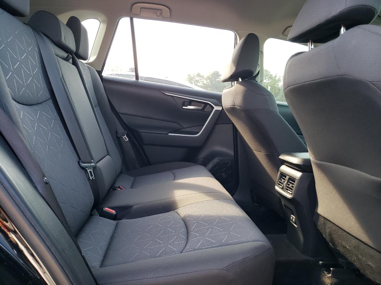 2020 Toyota Rav4 Xle VIN: JTMP1RFV4LJ029843 Lot: 65311934