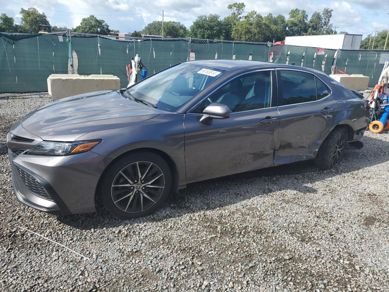 4T1G11AK1MU605320 2021 TOYOTA CAMRY - Image 1