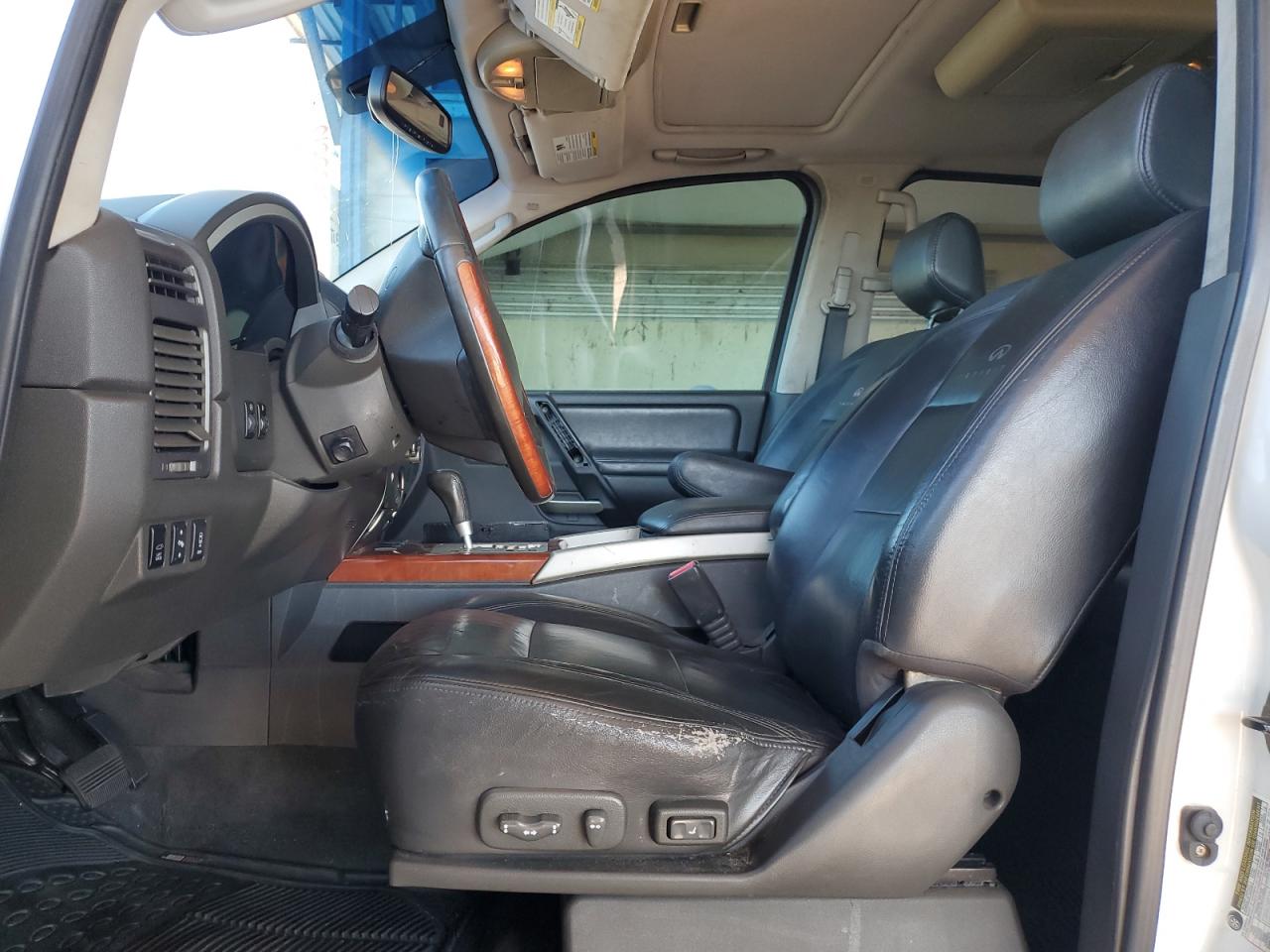 2007 Infiniti QX56 - Image 7