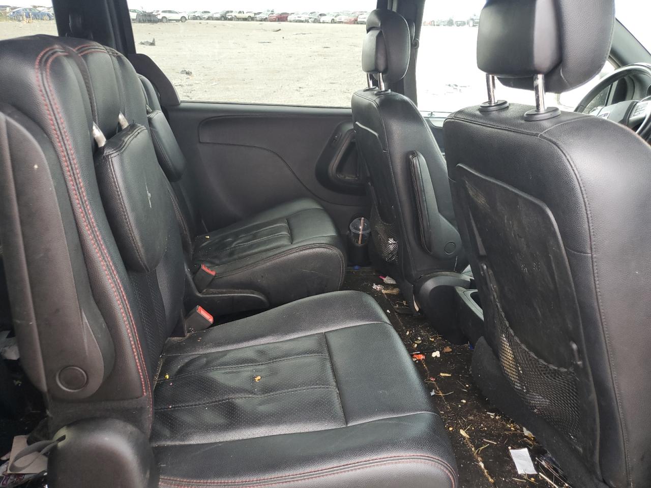 2016 Dodge Caravan - Image 11